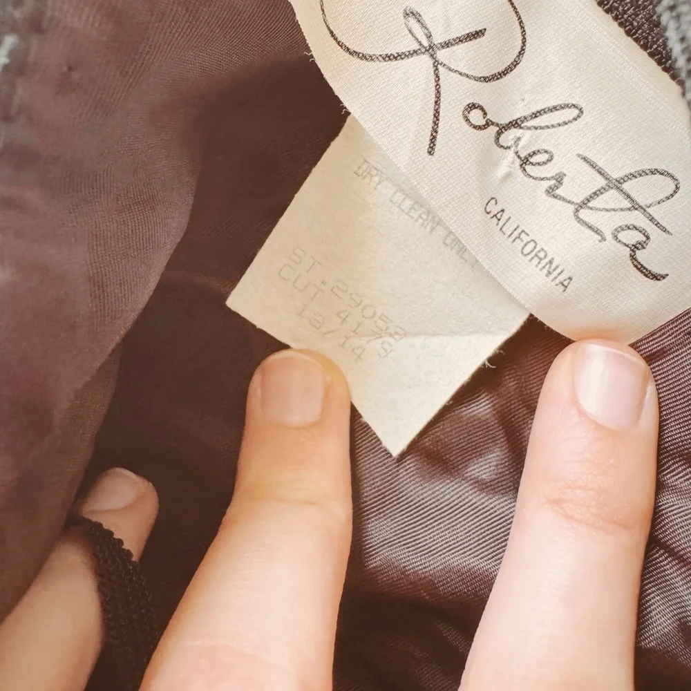 Roberta, Woman’s Elegant Black Velvet Dress - Picture 3 of 3